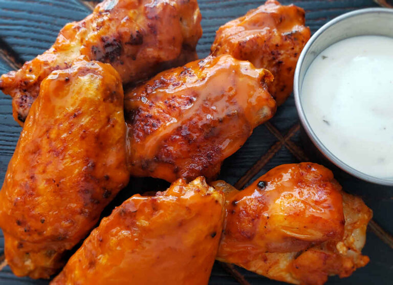 Fresh Thyme Wild Buffalo Wing Sauce Wings - For the Wing